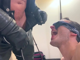 Leather master dominates twink- brett tyler and darek kraft