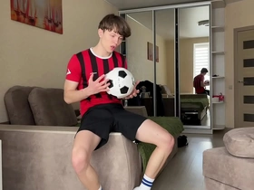 College boy with monster cock looking for a football coach / sexy / horny / hot / cumshot /