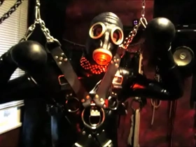 067 rubber gimp photo shooting.