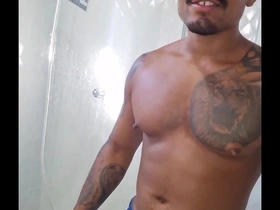 Gozando no banho para o lucas  vídeo disponível no site marcelopauzao.com