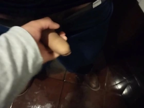 Cruising en el baño de la gasolinera