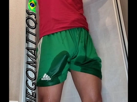 Diego mattos pissing